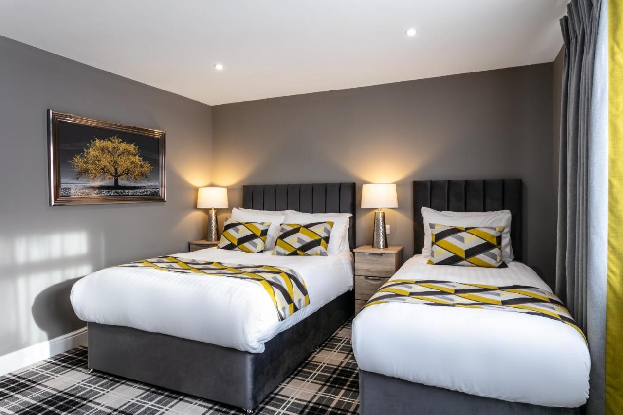 Roydon Marina Village Hotel Екстер'єр фото