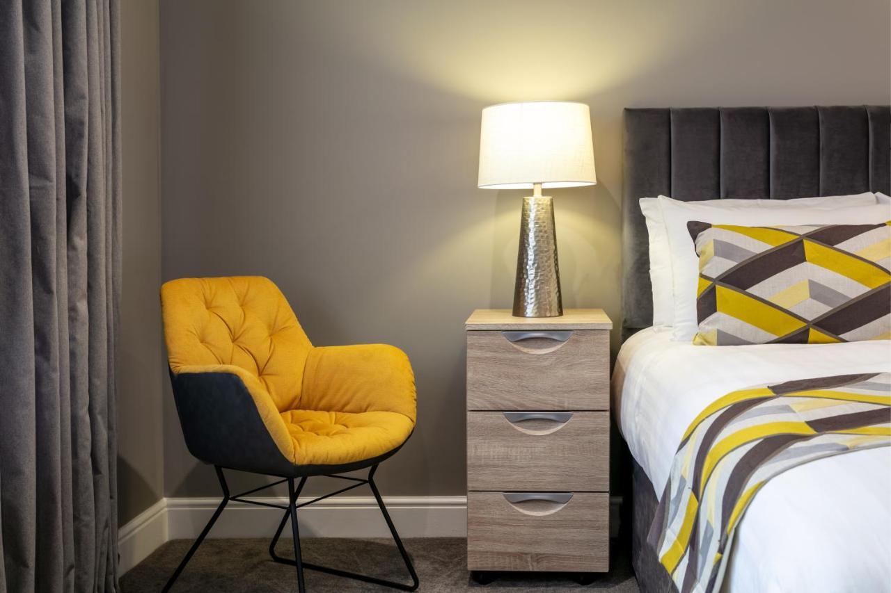 Roydon Marina Village Hotel Екстер'єр фото