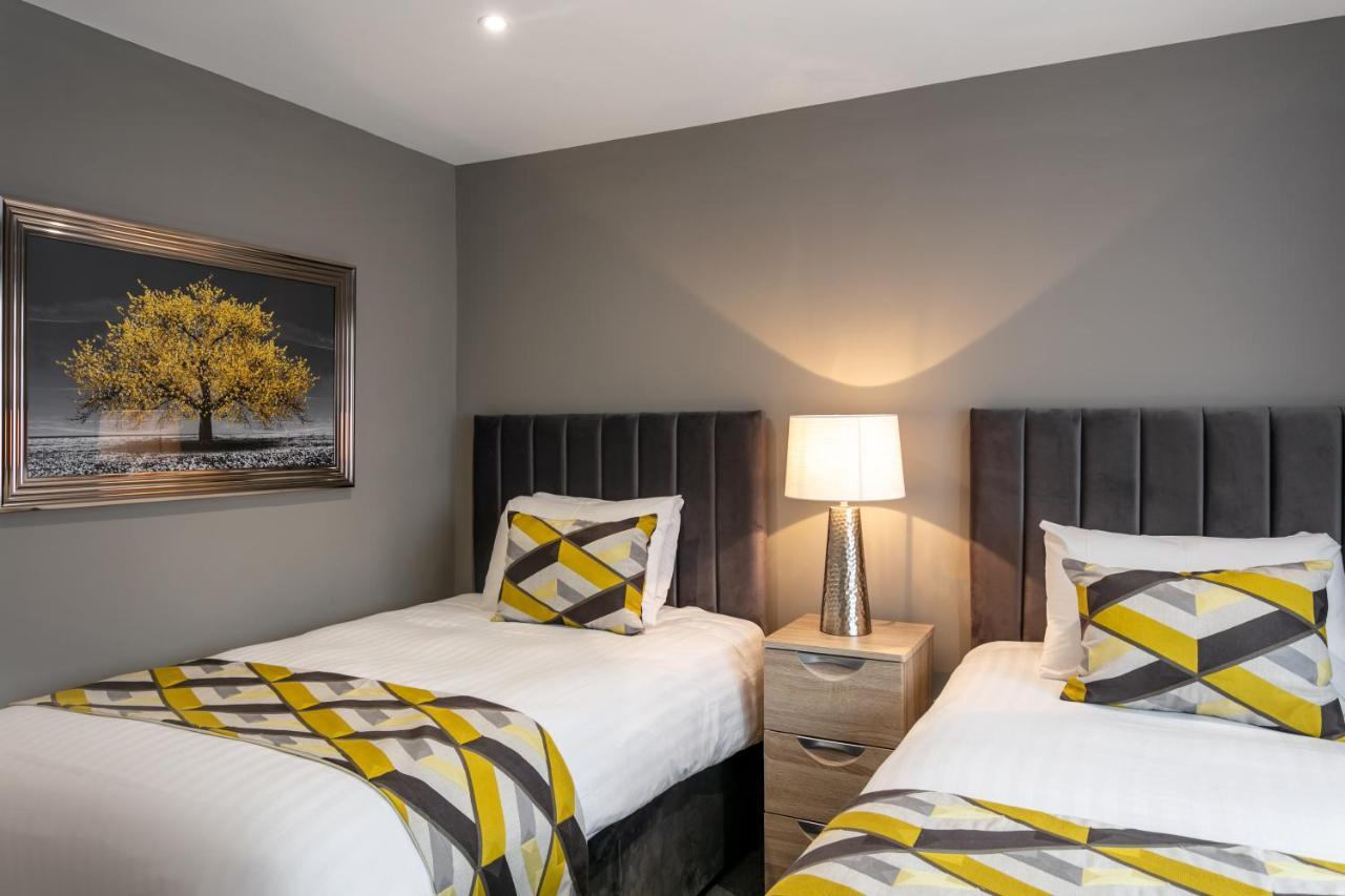 Roydon Marina Village Hotel Екстер'єр фото